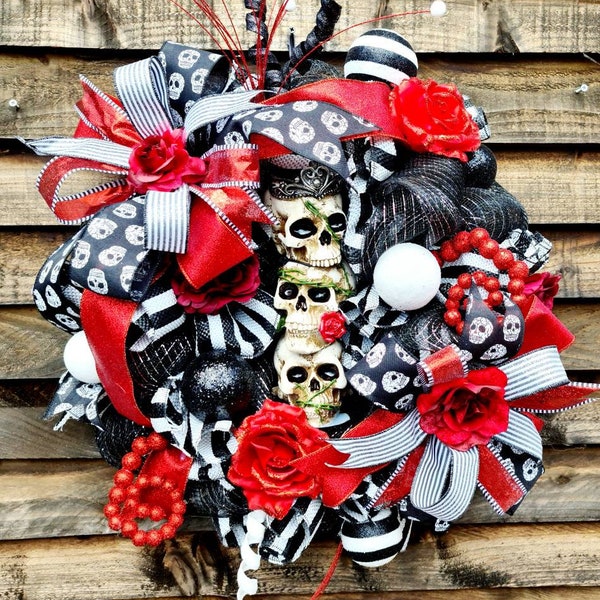 Halloween decor, Halloween wreath,whimsical wreath, spooky wreath, Halloween, skull wreath