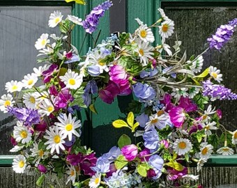 Summer wreath, floral wreath, sweet pea wreath, daisy wreath, door decor, country chic, rustic wreath, flower wreath, door wreath, flowers