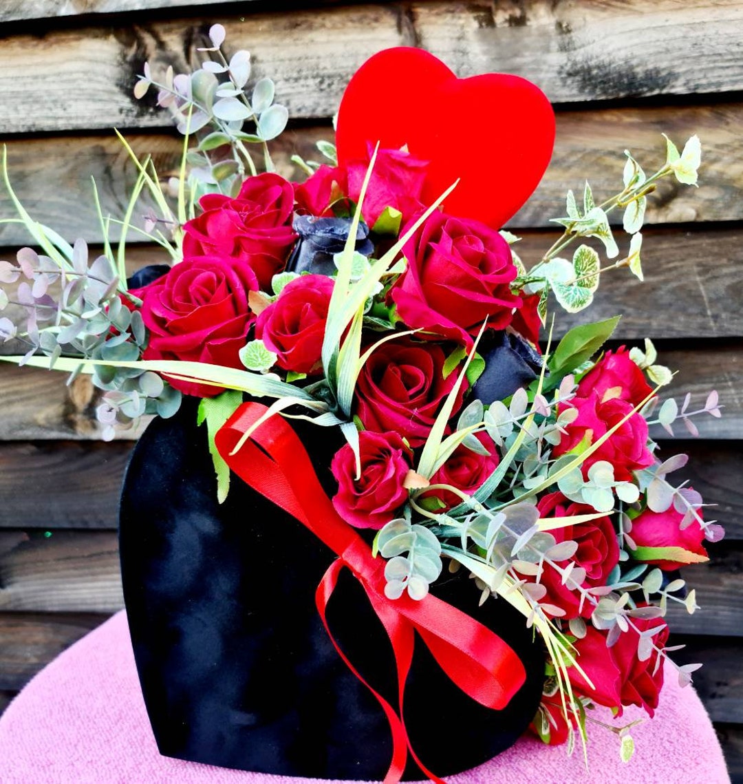 Boîte à fleurs, roses rouges, arrangement de cœur, boîte florale ...