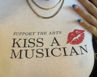 Camiseta para bebés Apoya las artes besa a un músico