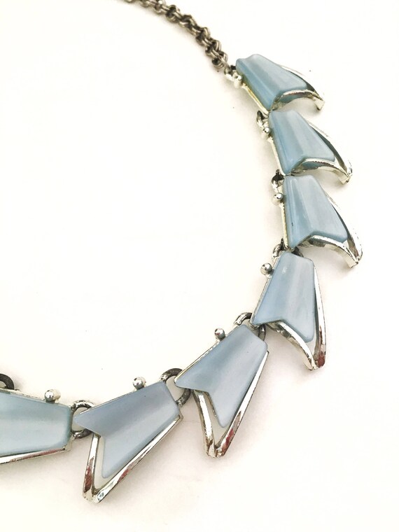 Vintage choker.  Reminiscent of 1950s classic car… - image 7