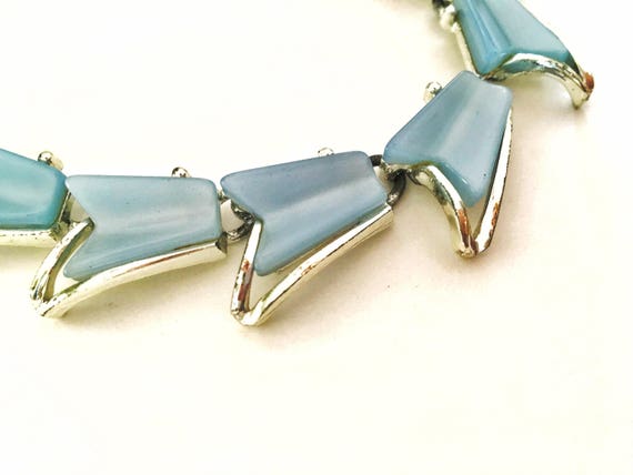 Vintage choker.  Reminiscent of 1950s classic car… - image 1