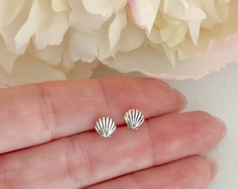 Sterling silver seashell earrings | Mermaid earrings | Scallops stud earrings | Ocean theme earrings | Beach jewelry