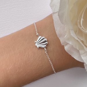 925 Sterling silver seashell bracelet | Ocean lover gift | Charm bracelet | Beach bracelet | Bohemian jewelry | Waterproof, hypoallergenic