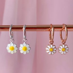 Daisy hoop earrings | Young girl hoop earrings | Teens huggies earrings | Toddler earrings | Tiny hoop earrings | Kids hoops