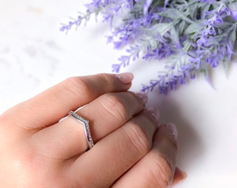 Stackable chevron ring for women | Dainty silver chevron ring | Statement chevron ring | Silver rings for women.