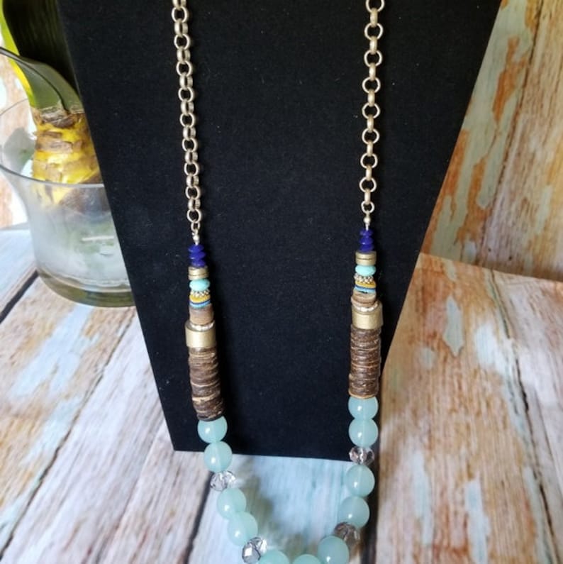 Beaded green long strain necklace