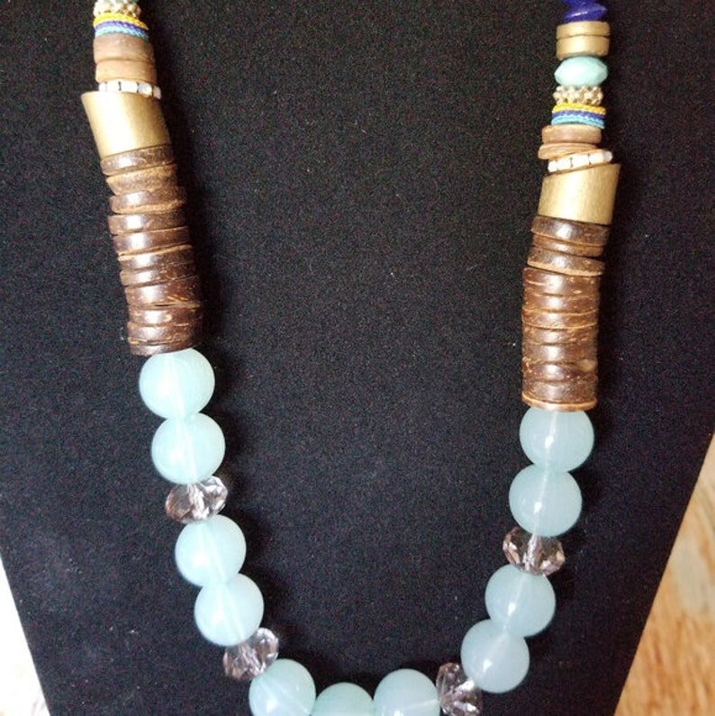 Beaded green long strain necklace