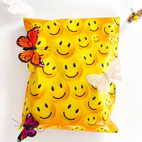 10 x 13 Smiley Face Designer Poly Mailers - Shipping Bags - Water Resistant Shipping Tear Proof Light Weight Self Seal