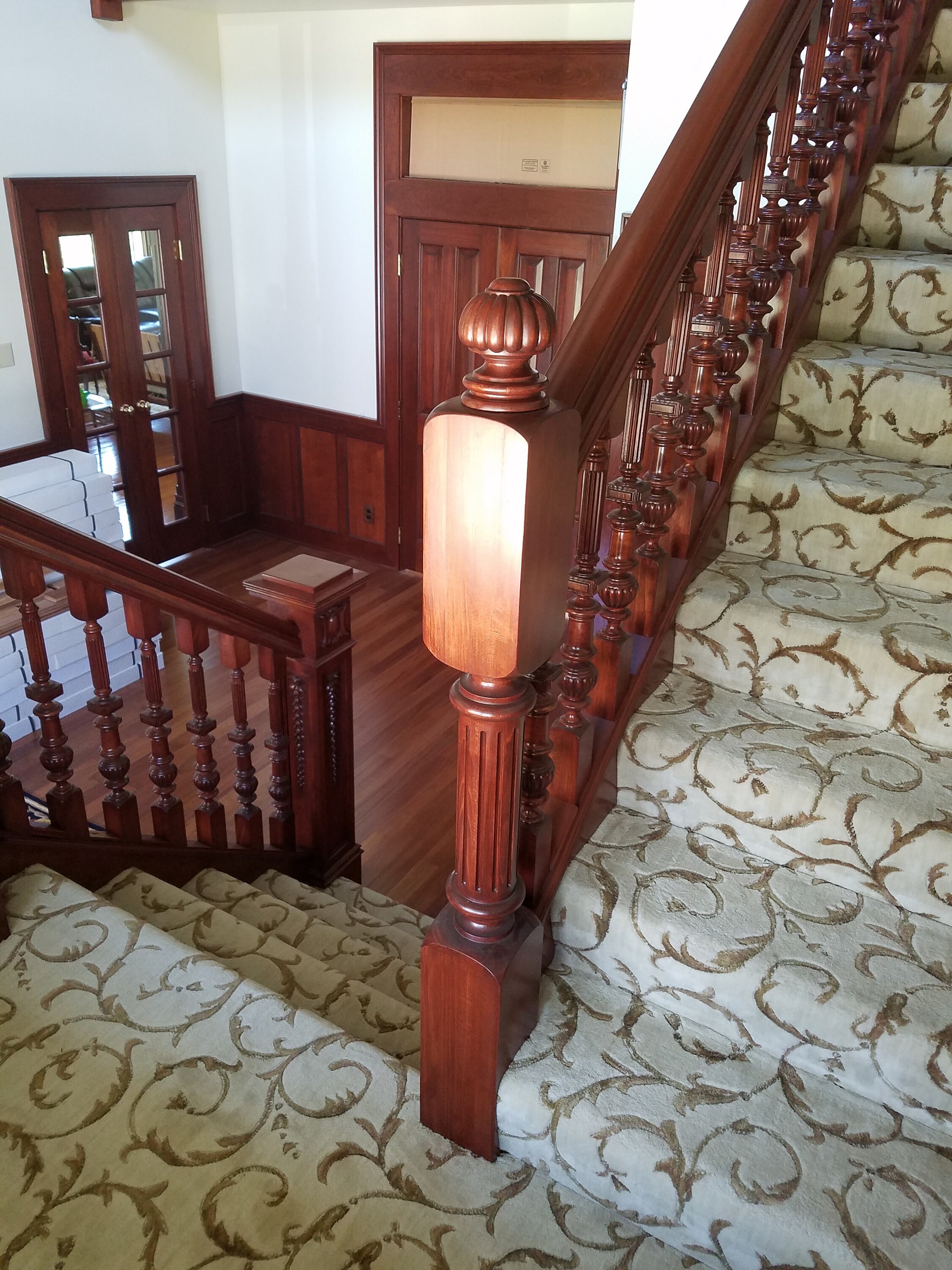 Unfinished Decorative Carved Staircases Newel Post Cap, Solid Wood Cornices  Finial, 3D Carved Wood Ornamentation, MD094 