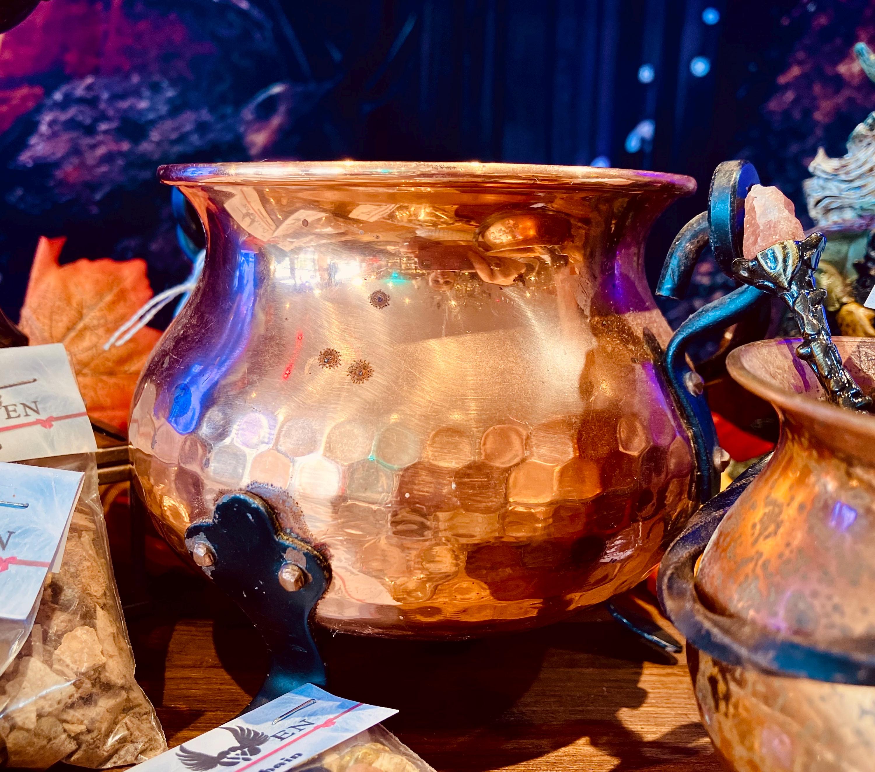 Large copper cauldron witch magic ritual wicca vintage old giant size