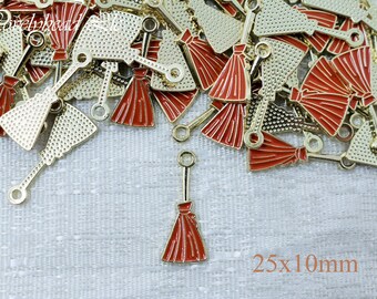 25x10mm Émail Orange Broom Charm, Halloween Charm, Orange Émail Witch Broom Charm