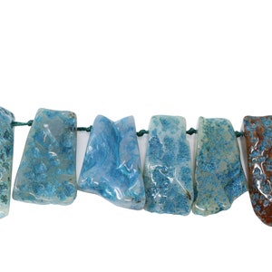 30-50mm Aquamarine Agate Trapezoid Top Drilled Stick Bead Strand (16 Inches Long)