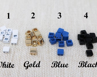 6 x 6mm Emaille Tila Fliesenperlen, quadratische 2-Loch Perlen für Armbänder, trendige Tila Schmuck machen liefert 4 Farben Emaille Fliesenperlen