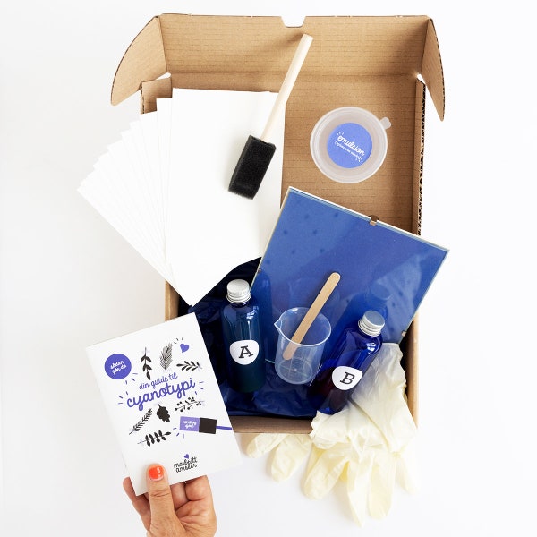 CYANOTYPE KIT