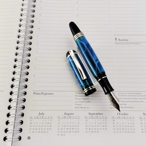 The Churchill Fountain Pen Silver and Chrome / Executive Gift or Desk Pen