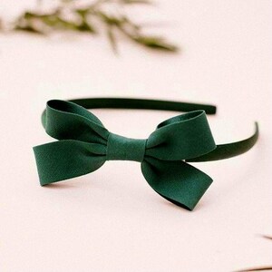Green headband, Minimalist bow, Toddler headband, Bows for girls, Hair accessories, Hair bow, Toddler bow, Birthday gift for girl