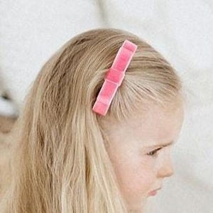 Pink velvet hair bow, Girl velvet hair clip, Ribbon bow, Toddler hair bow, Alligator hair clip, Toddler girl hair clip