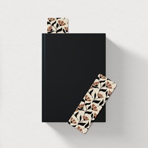 Simone Bookmark - Floral Bookmark - Trendy Reading Accessory - Gift Idea for Mother's Day