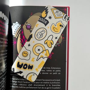 WESH Bookmark - Bookmark for Teens - Trendy Reading Accessory - Colorful and Personalized Bookmark with Rounded Corners - Accessories for Teens