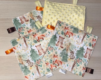 Woodland Animals Minky Crinkle Toy: Sensory Ribbon Tag Blanket