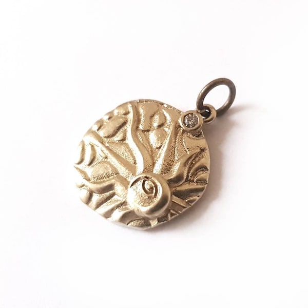 Raw brass charm - Sun charm - Sun pendant - 1 pc