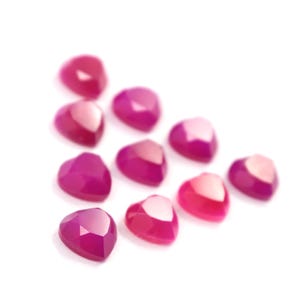 5 Paar Rubin Chalcedon Herzen Edelsteine: 10mm Rosenschliff