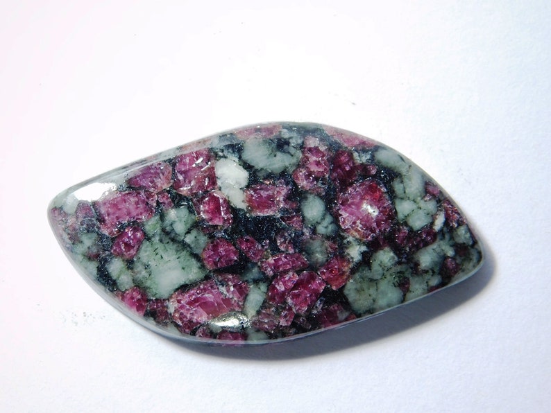 Natural Eudialyte Cabochons Low Price Best Price Eudialyte Gemstone Top Handmade Eudialyte loose gemstone for jewellery 32 Cts.D-3132