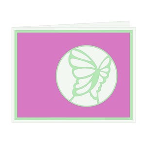 Peut inclure: Une carte rose avec une découpe de papillon vert à l'intérieur d'un cercle blanc.