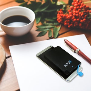 Portable Powerbank Handy Ladegerät - 2500mAh - Scheckkarten-Format - KAS-Elektronik