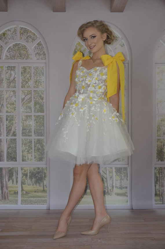 Vestido de corsé de tul, flores de margarita 3D, blanco amarillo