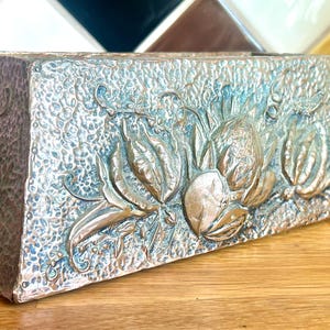 Antique jardinière copper planter pot plant box industrial antique vintage Victorian stand holder vase Arts and Crafts  indoor