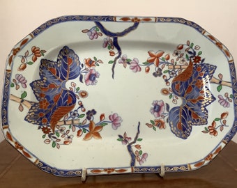 An antique Spode small serving plate