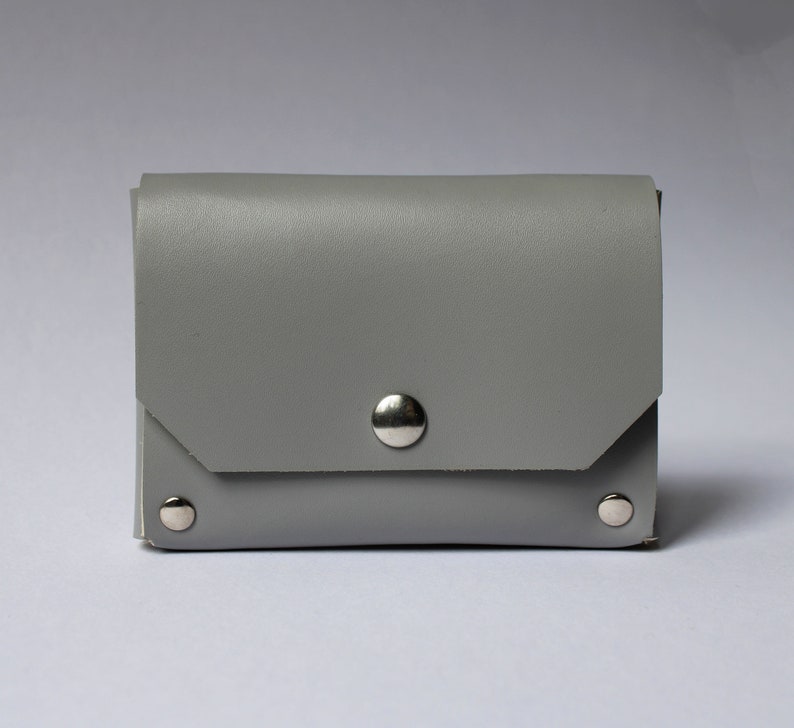 Door LUTI currency Grey leather