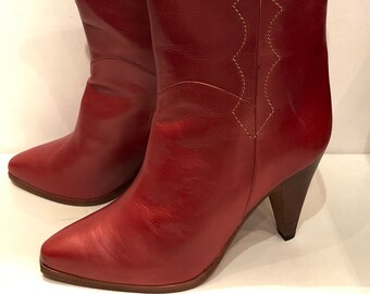 Funky vintage Boots in pearly red from the 80s in leather and leather lined. High heels/EU size: 39.5 /