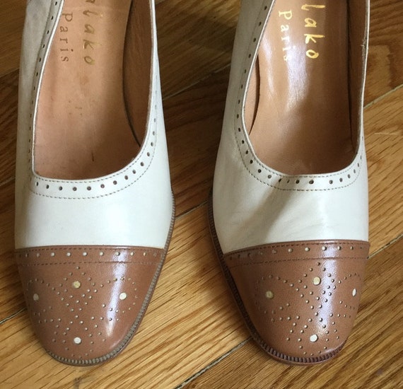 Vintage Pumps Rear Flange Brown and White - Round Tip /100% leather/70s/made in Italy/Size EU 35 US 4 UK 2/Shalako