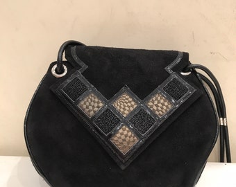Vintage sac en daim noir des années 80//Etat neuf/Made In Italy/Bandoulière