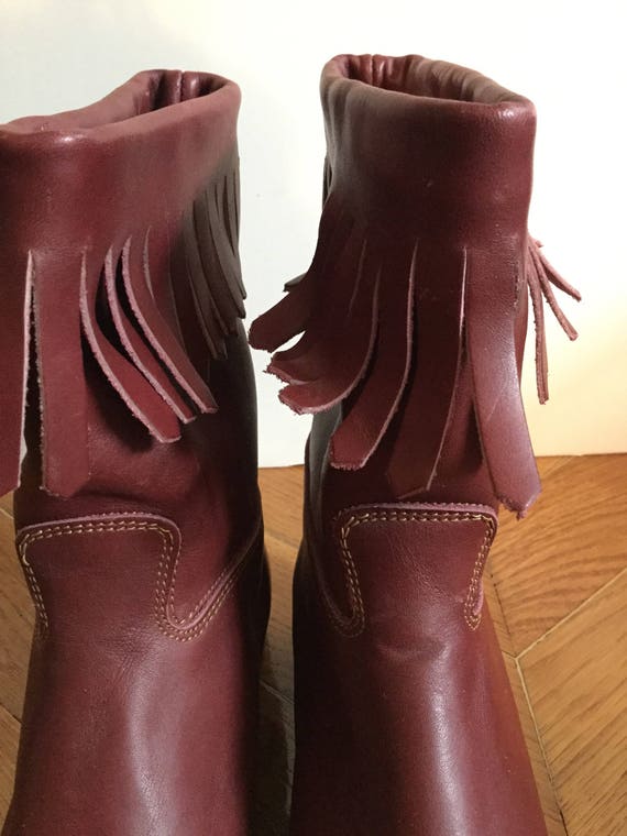 New flat boots with fringes in burgundy leather/M… - image 6