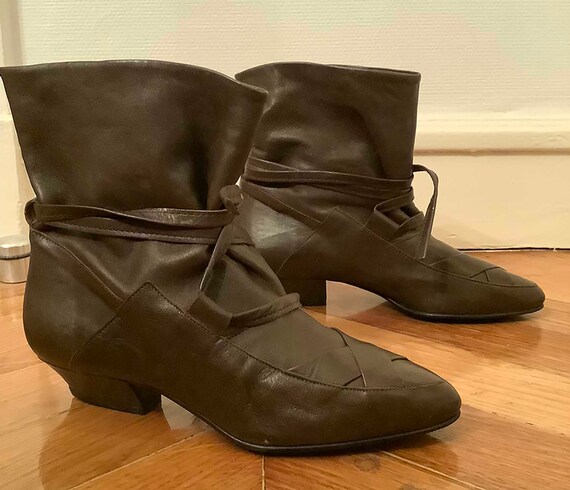 From the 1970s, vintage flat boots in brown soft … - image 1