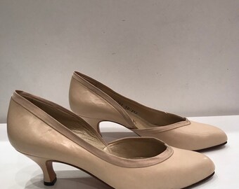 Vintage escarpins beige petits talons /100% cuir/des années 70/Italie/taille UE 35,5 US 4.5 UK 2.5 Edmond K