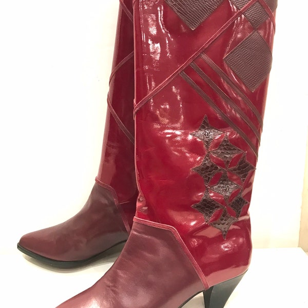 Vintage burgundy patent leather boots decorated with python patterns / Made in Italy, 100% leather, size Ue 39 UK 6 US 8 new