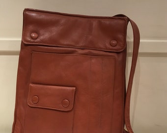 From the 70s/Brown natural leather messenger bag/shoulder bag and handbag/vintage leather bag/100% leather/good condition