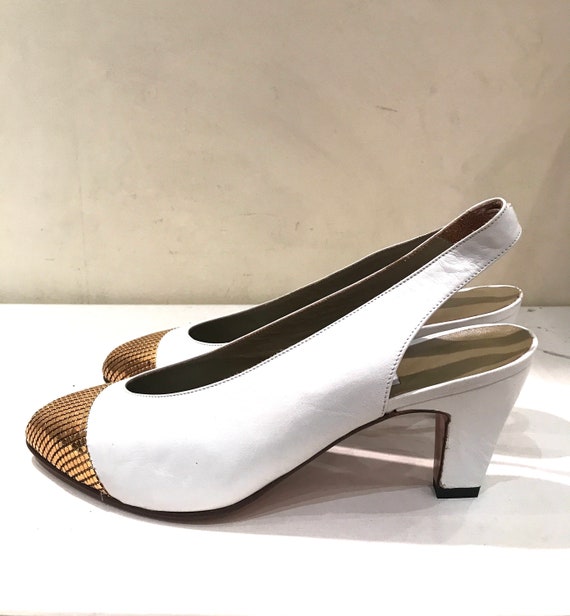 Vintage pumps in wit leer en goud metalen tip / 80s / Made in - Etsy  Nederland