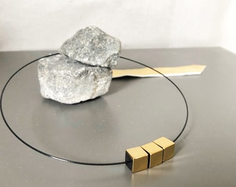 Halsreif Kette Halskette Betonschmuck gold Galvono Steine minimalistisches Design Geschenk für Frauen