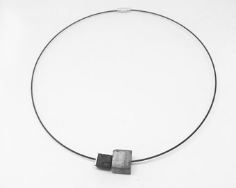 Halsreif Kette Halskette Betonschmuck grau aus Beton Lavastein Würfel