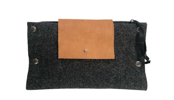 Clutch gray 100% wool felt with inside pocket and zipper - 09 two designs