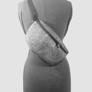 Handbag CROSBODY bag belt bag made of wool felt 100% merino wool 3 sizes gift UnisexBAG122 hellgrau