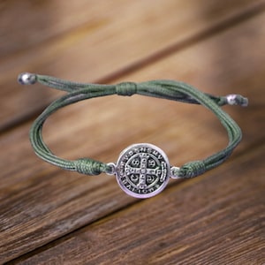 St Benedict,Devil Chasing Medal, Protection Amulet, Catholic Man bracelet, catholic women bracelet, patron saint of students