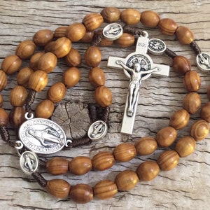 Handgemaakte katholieke houten rozenkrans met wonderbaarlijke medailles en Sint-Benedictus kruisbeeld, rozenkrans met houten kralen | Thelightjewelry