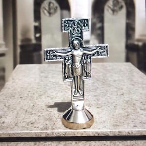 Franziskanerkreuz 3 Zoll groß, San Damiano Standing Cross - St Franziskus von Assisi Silber oxidiertes Kreuz - Made in Italy